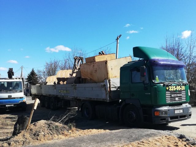 Перевозка установки для строительных работ.